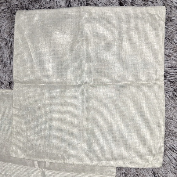 ๐ Christmas throw pillow covers. SEt of 2. 18"x18". New! - Picture 3 of 6